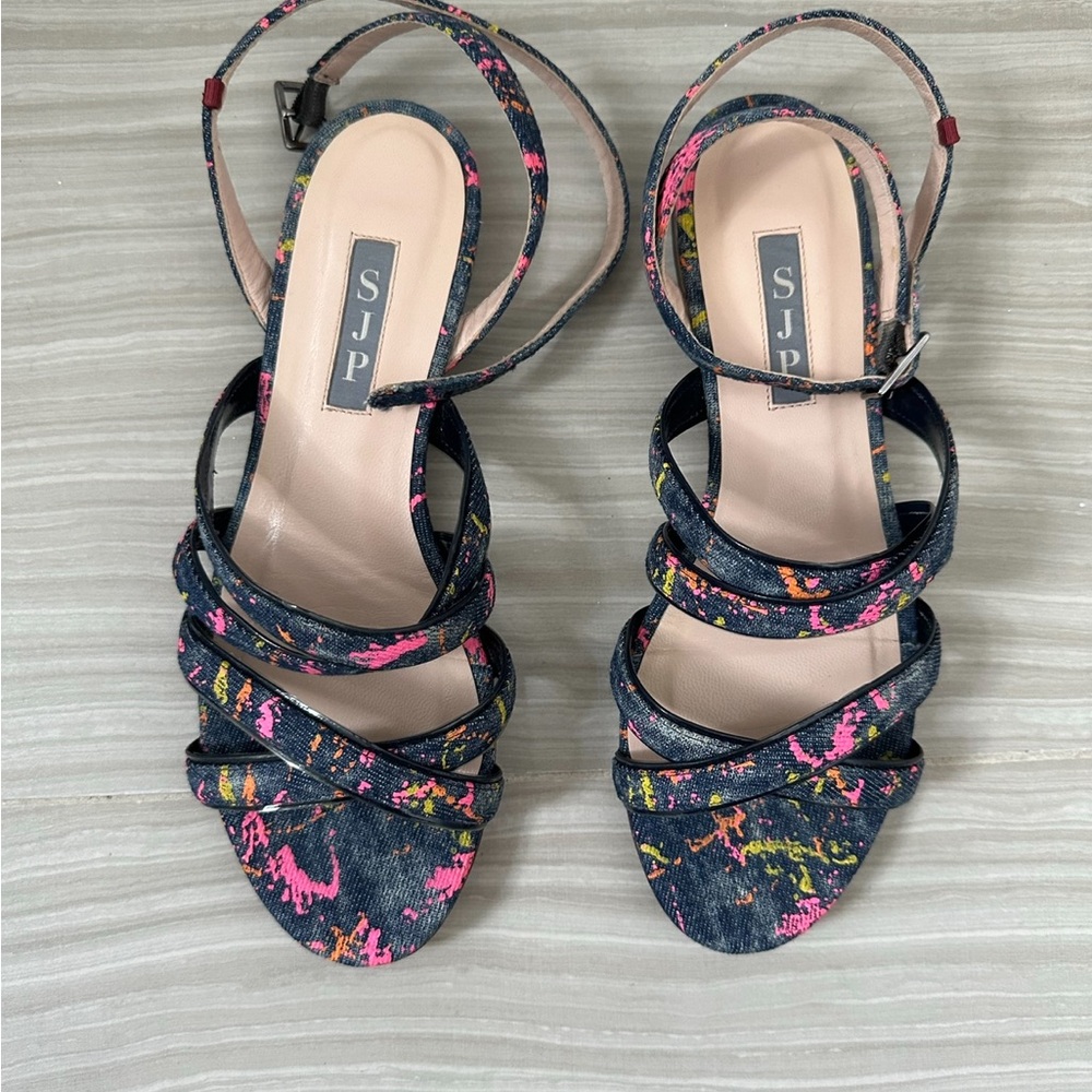 New shoes from Sarah Jessica Parker.